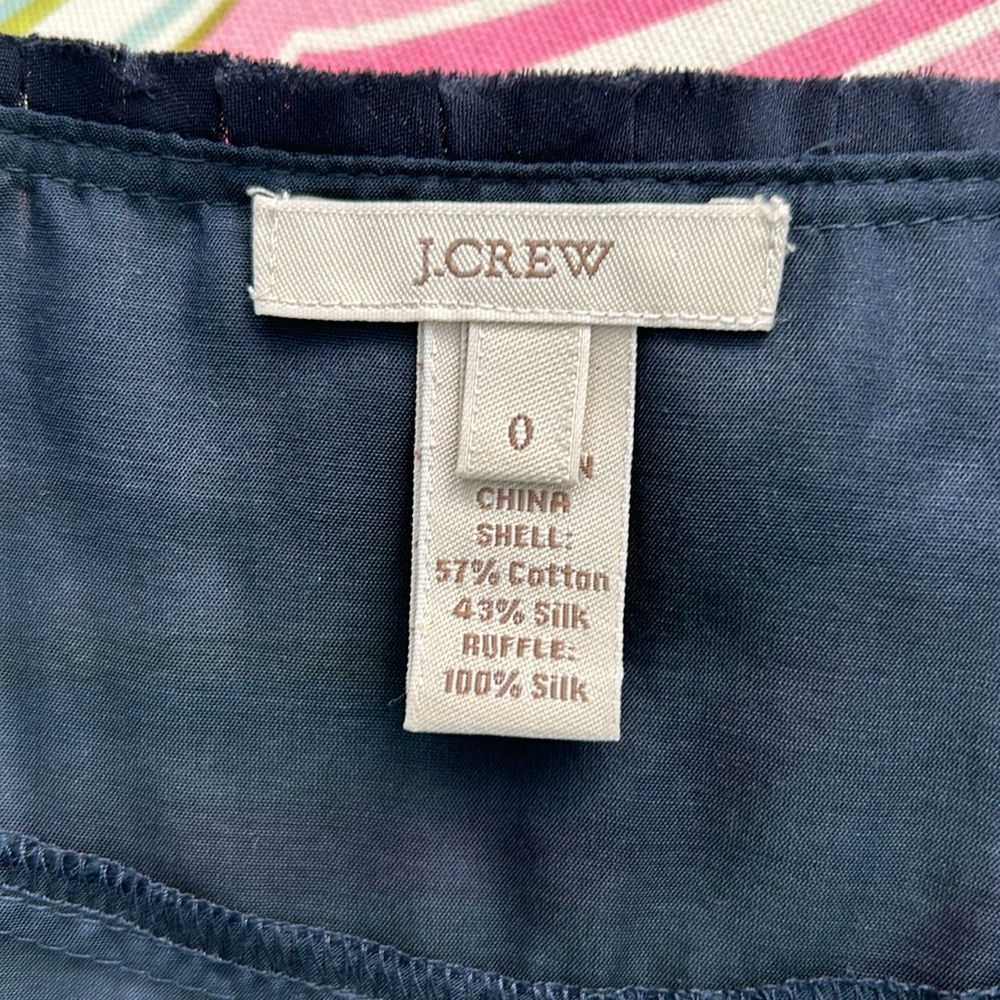 J Crew navy silk/cotton sleeveless blouse size 0 adorable buttons pleated collar - Picture 3 of 3